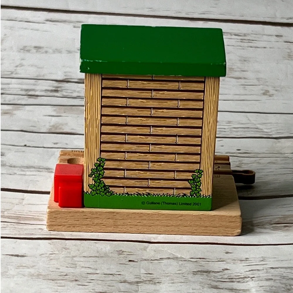 Thomas & Friends Conductor Shed Wooden Railway Accessory Green 2001 OS